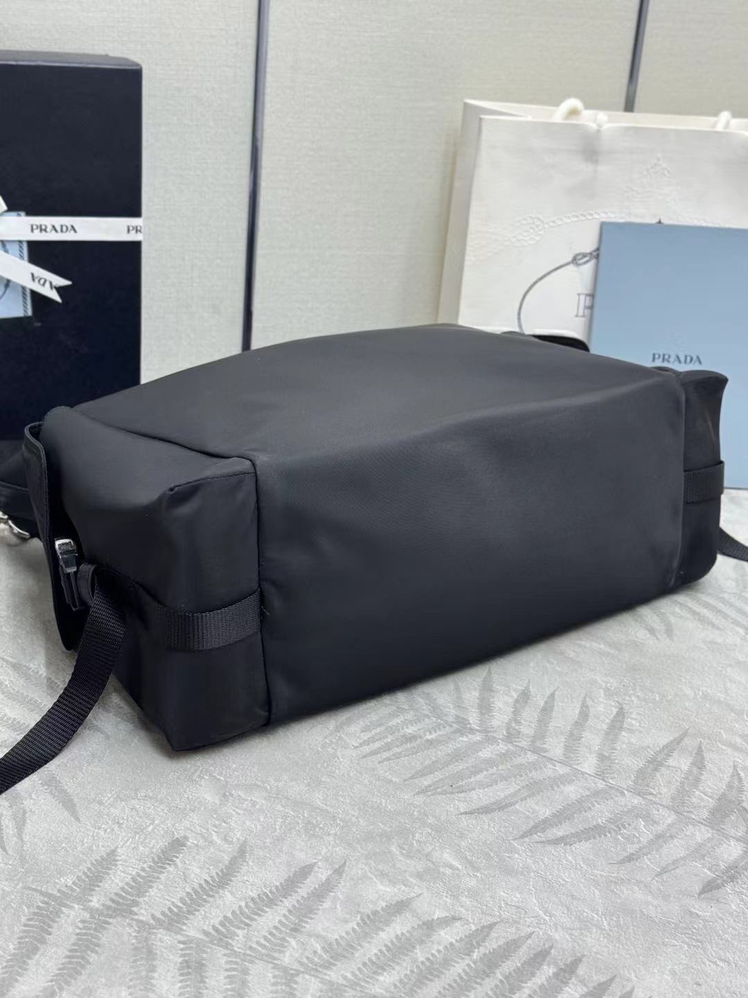 尼龙布银扣2VH204探索包